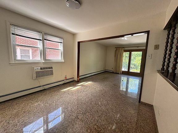 2nd image of 928 Throggmorton Ave #2
