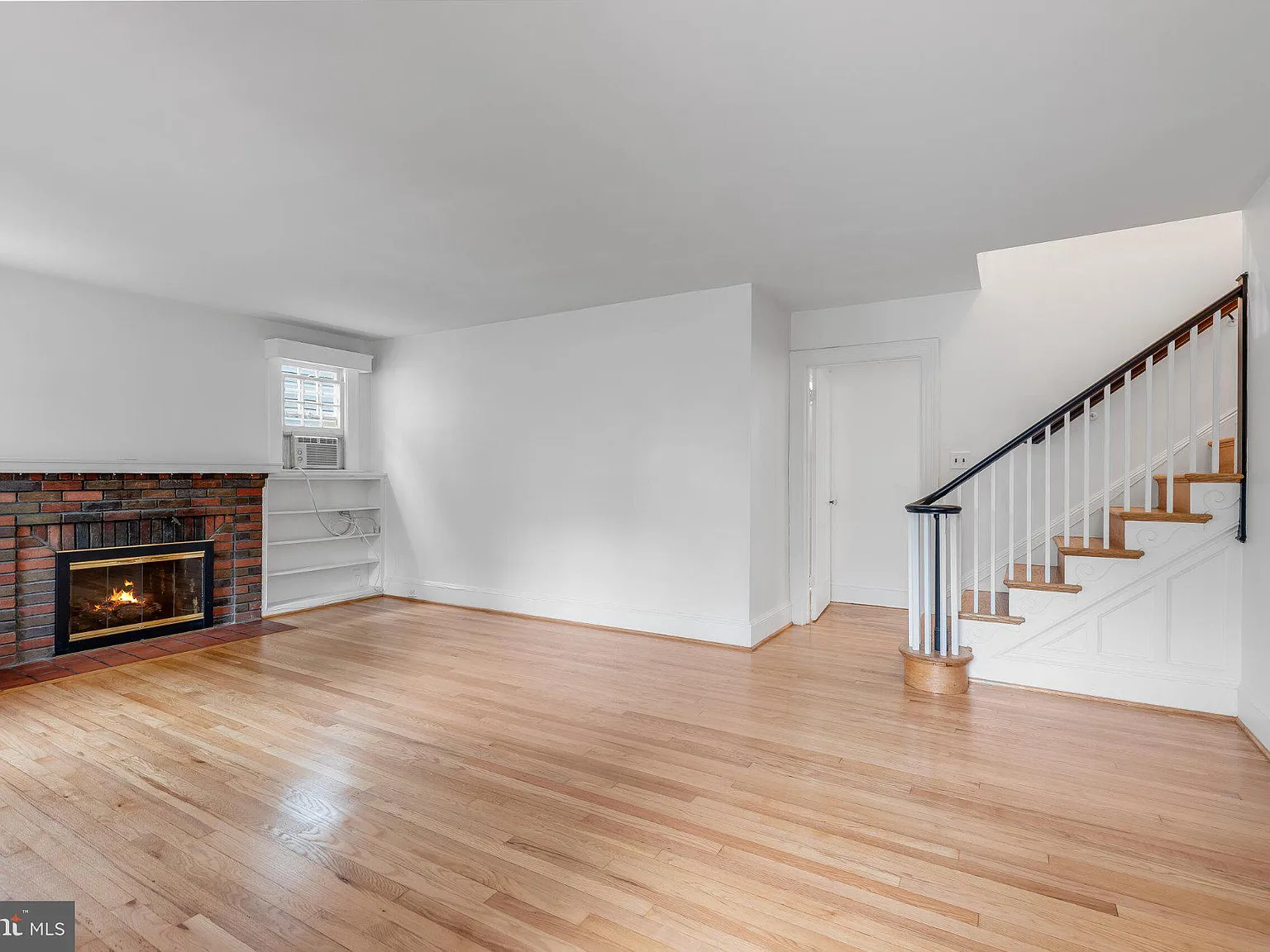 4 bed, 2.5 bath, 1735 sqft, $5,000 — Photo 4