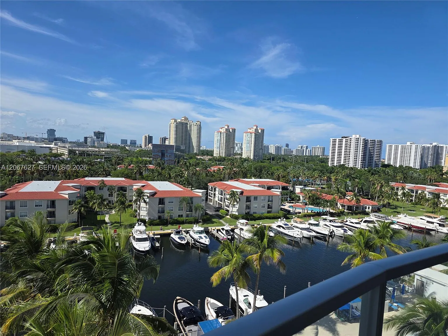 Uptown Marina Lofts Condo — Photo 2