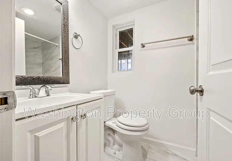 329 18th Pl NE — Photo 27