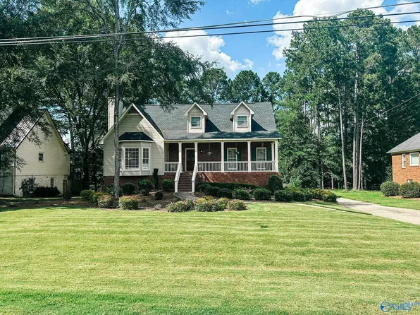 505 Westminster Dr, Rainbow City, AL 35906