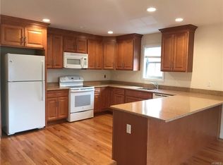 28 N Main St, Florida, NY 10921