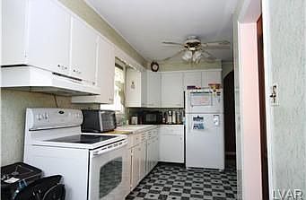 4th image of 2729 Easton Ave