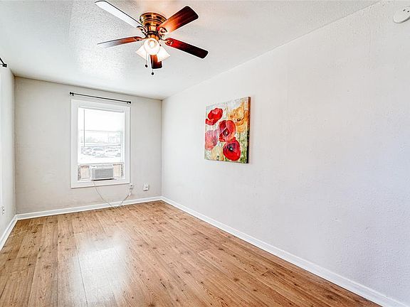 4th image of 2520 Anita St