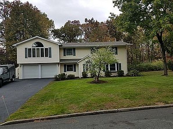 143 Pineview Ave #2