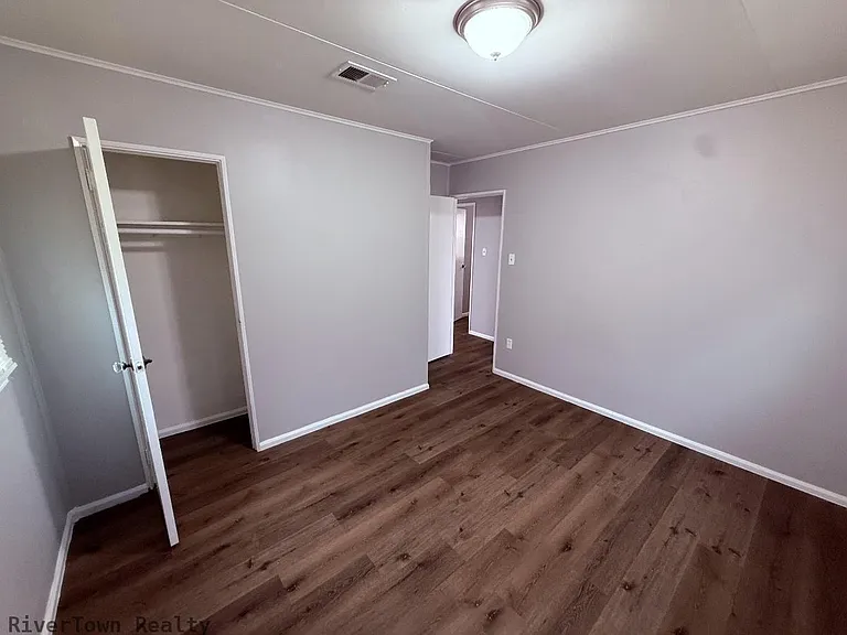 3300 Baskin St — Photo 2