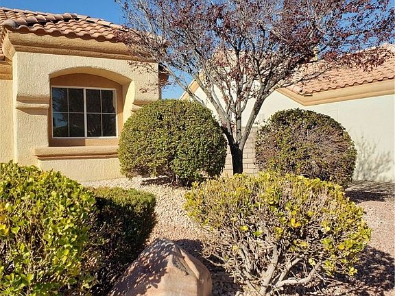 3rd image of 3017 Lotus Hill Dr
