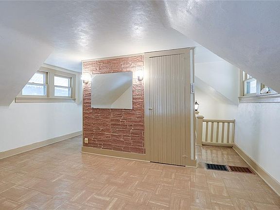 4th image of 11515 Gill St