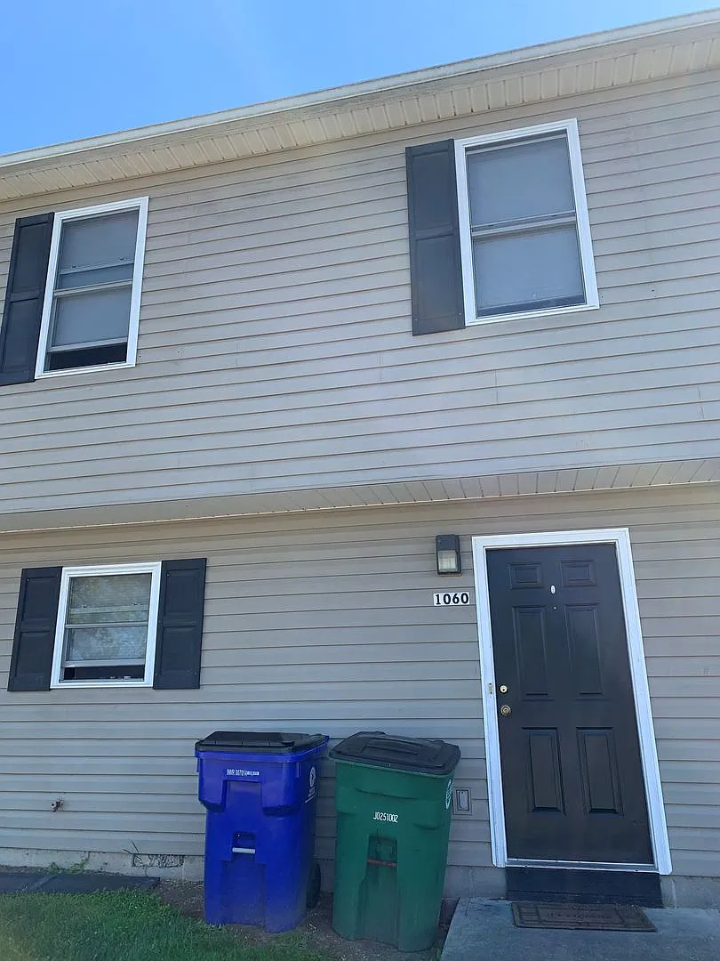 3 Bedroom 2.5 Bath Townhouse — Photo 1