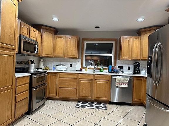 5th image of 1311 N Roosevelt Ave