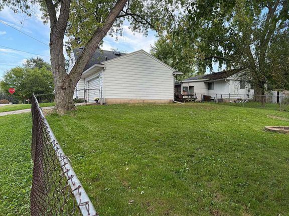 4th image of 433 Harriet Ave
