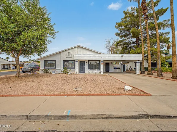 730 S WHITING Circle, Mesa, AZ 85204