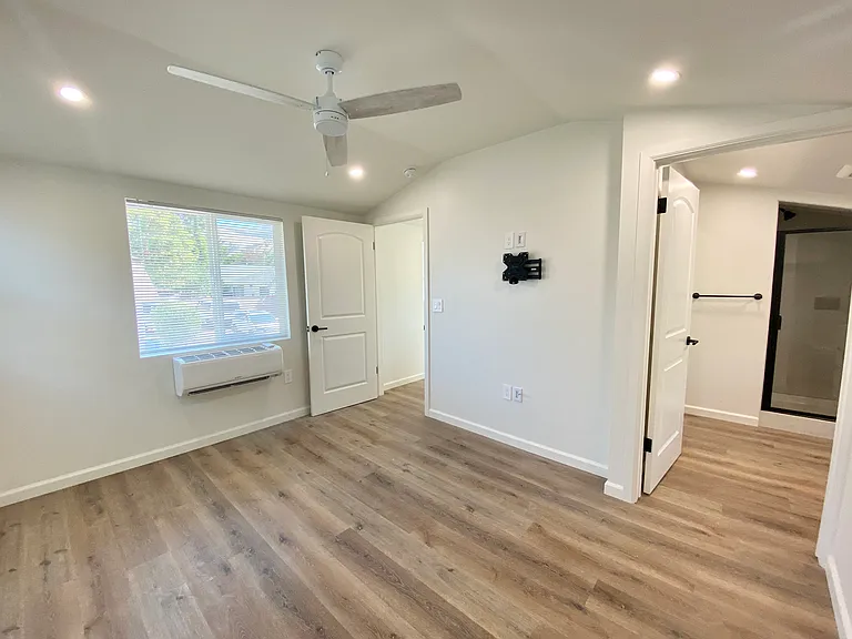 423 Saratoga St — Photo 17