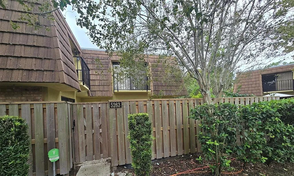 2 bed, 2.5 bath, 1285 sqft, $1,950 — Photo 1