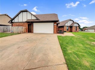 12708 Trail Oaks Dr, Oklahoma City, OK 73120