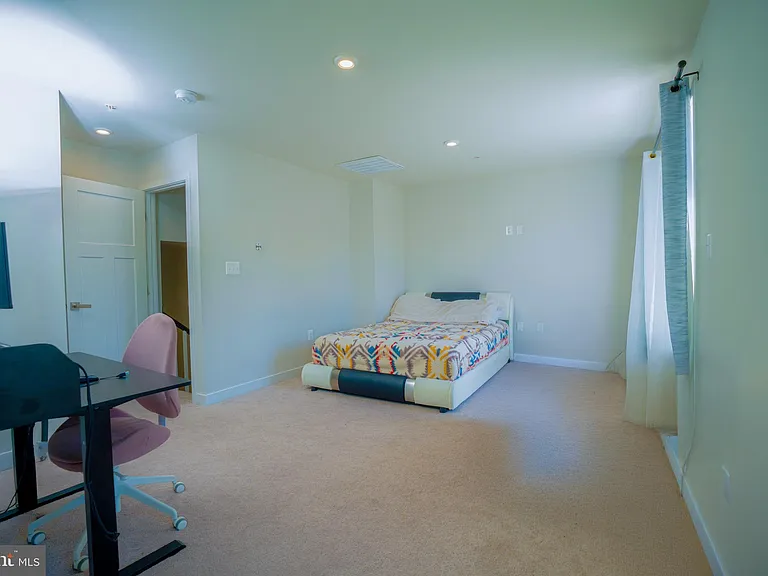 8210 Goldstone Ct — Photo 23