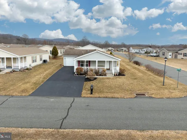 101 Red Wing Ct, Bechtelsville, PA 19505