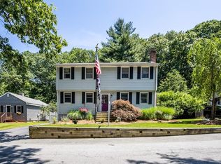 10 Dustin Young Ln, Billerica, MA 01821