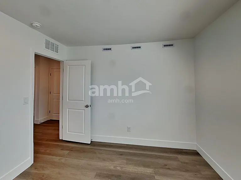 8135 Braavos Peninsula Ave — Photo 15