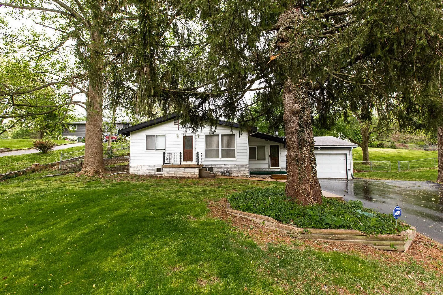 620 Fern Dr photo 1