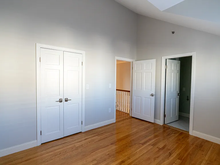 606 Chandlers Wharf — Photo 12