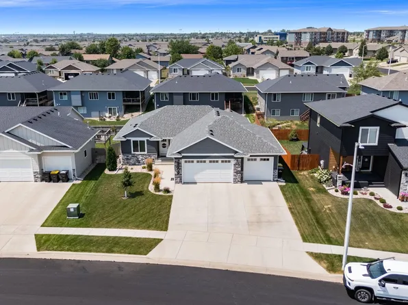 3809 S Home Plate Ave, Sioux Falls, SD 57110