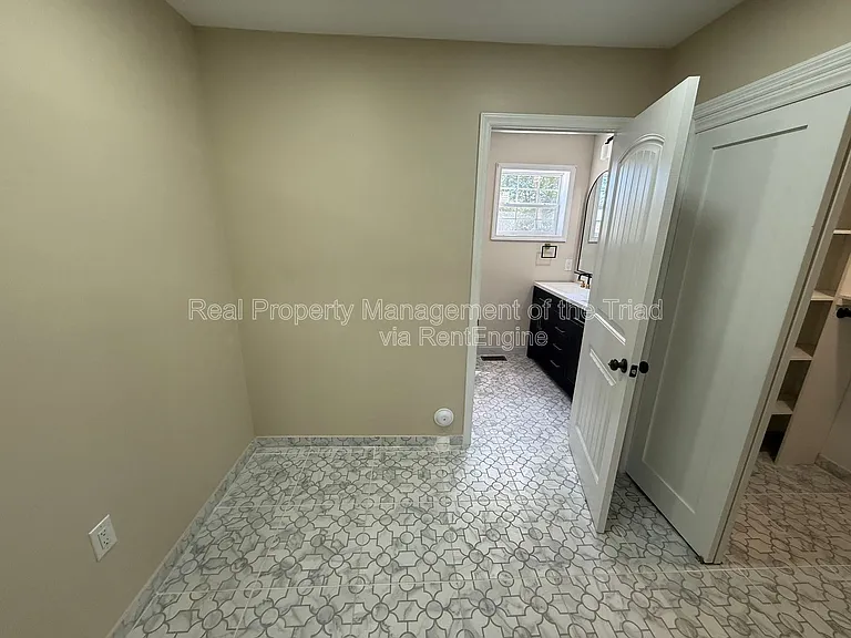 1226 Hoover Ave — Photo 9