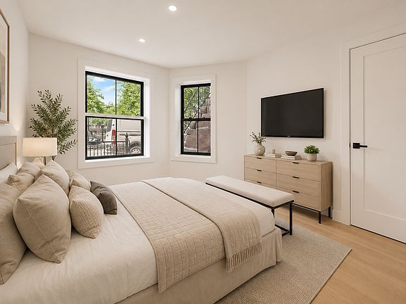 5th image of 1236 Halsey St #1