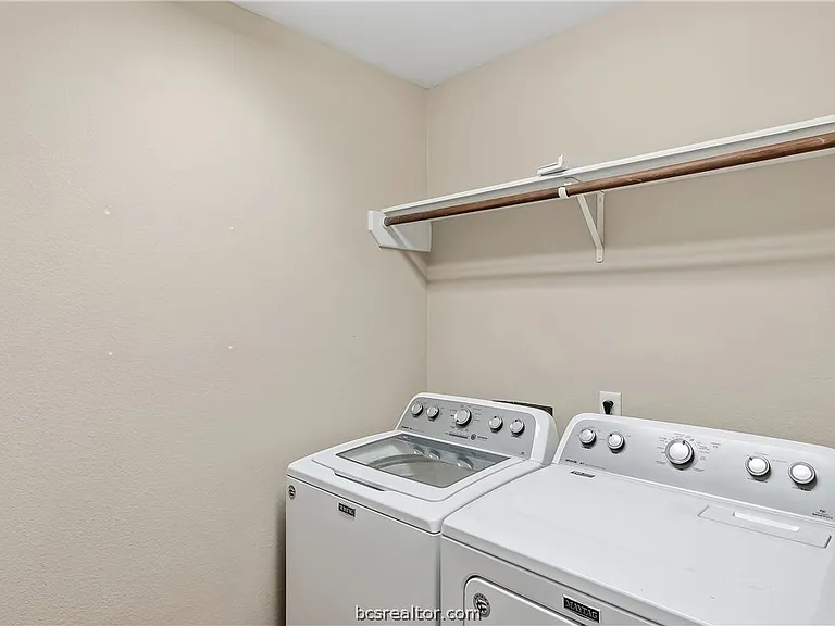 921 Windmeadows Dr — Photo 26