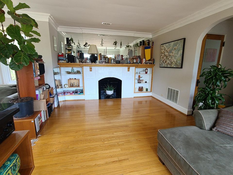 Living room.