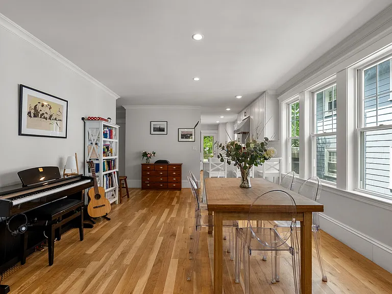 100 Browne St #1 — Photo 8