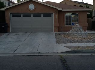 579 94th St SW, Albuquerque, NM 87121