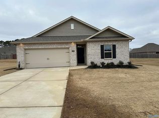 509 Raccoon Way, Hartselle, AL 35640