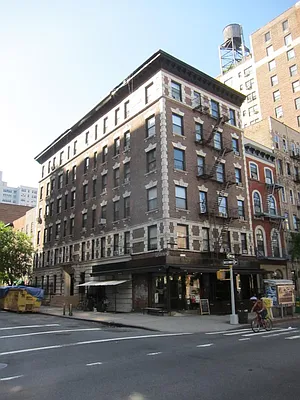 Rented by NYC Holdings Management | media 19