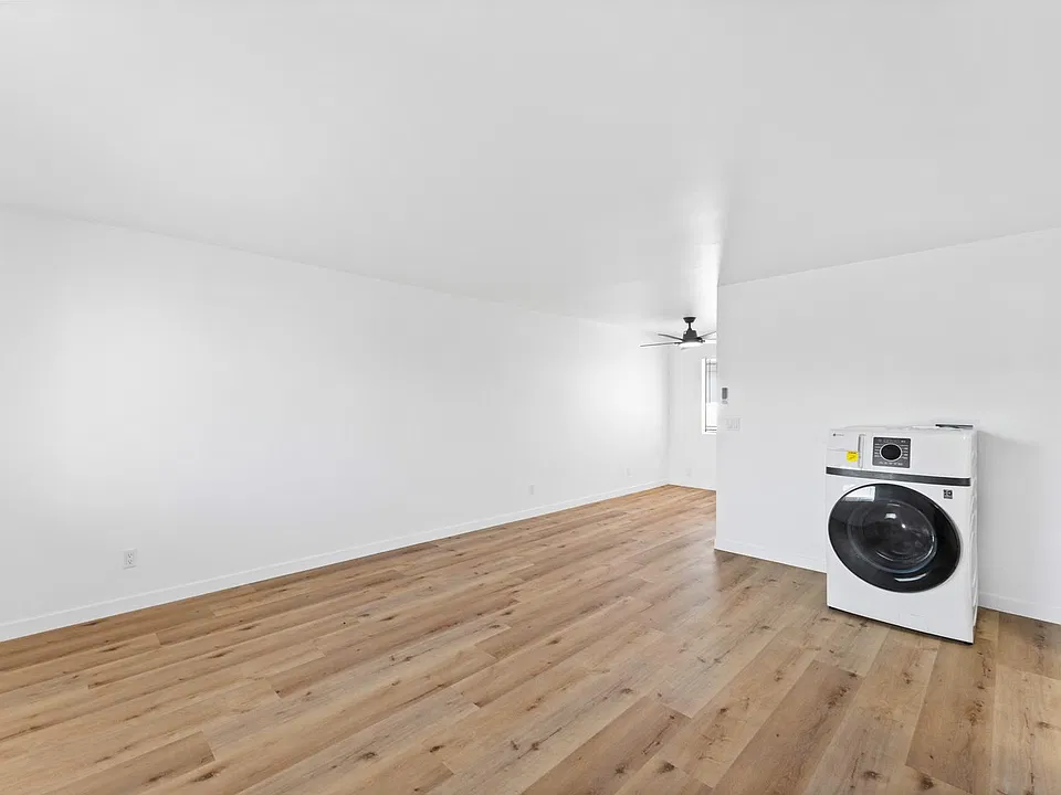 17226-17304 Grevillea Ave