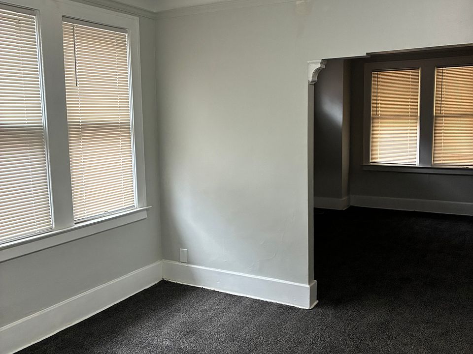 Living/Dining Area