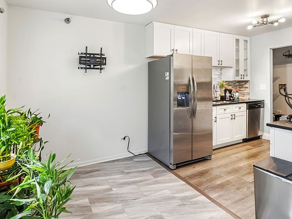4th image of 795 E Whispering Oaks Dr #2LY