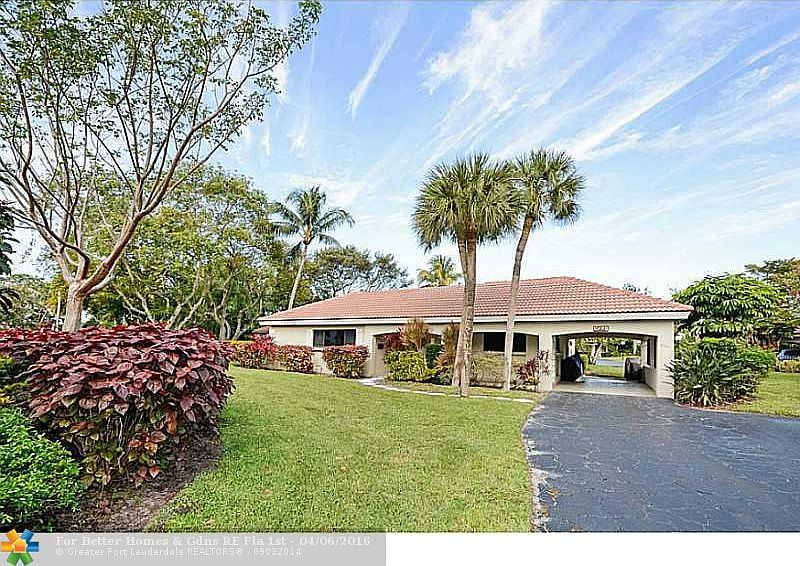 1st image of 3001 N Palm Aire Dr