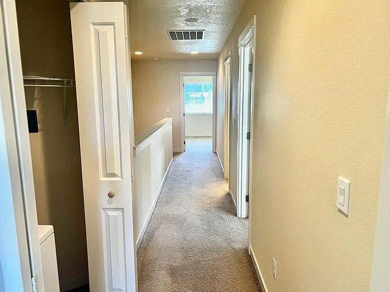812 NE Ross Rd #2 — Photo 8
