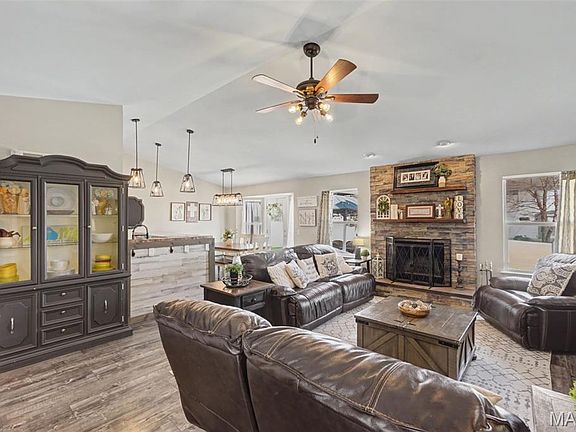 4th image of 1805 Hackmann Hollow Dr