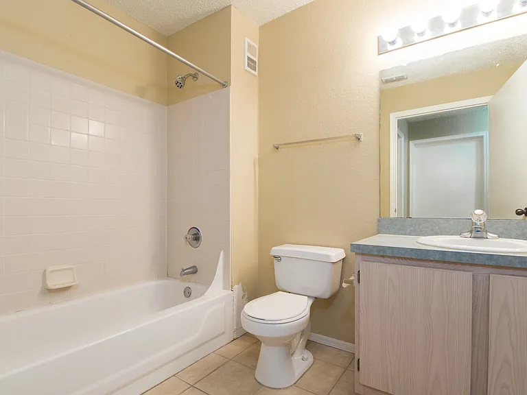 3705 SW 27th St #228 — Photo 13