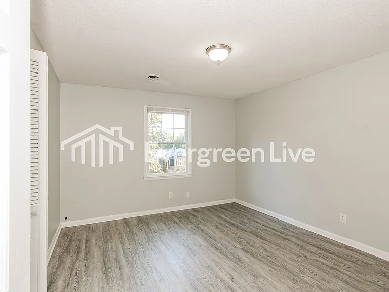 212 Kirkstone Rd — Photo 10