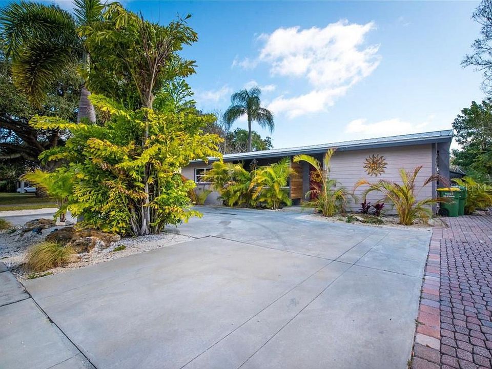1st image of 337 Golden Sands Dr