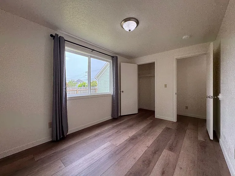 204 W Del Norte St #A-D — Photo 7