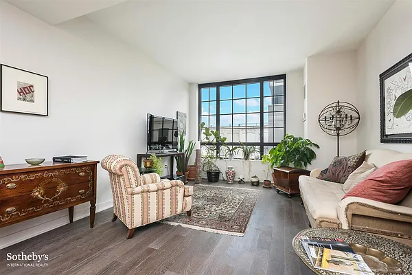 Sold by Sotheby's International Realty | media 1