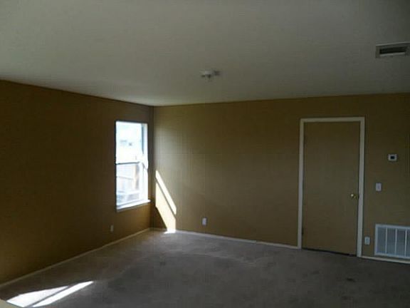 4th image of 330 Stewart Dr