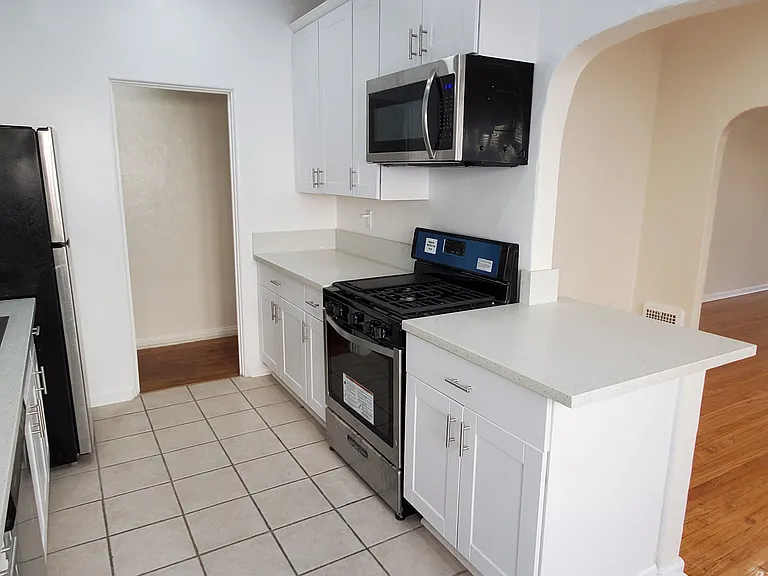 934 S Orange Grove Ave #1/2 — Photo 7