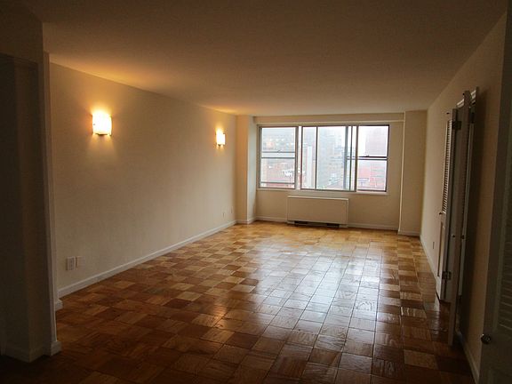 3rd image of 250 E 63rd St APT 1010