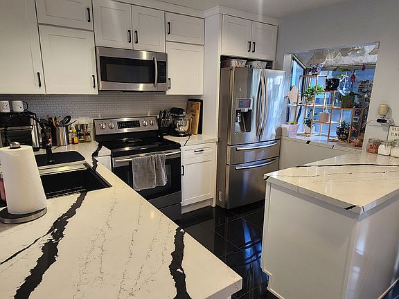 3rd image of 25669 Pine Creek Ln