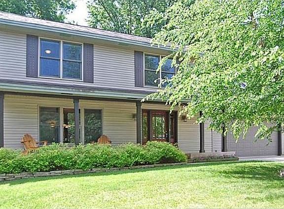 2nd image of 2009 Parkwood Dr